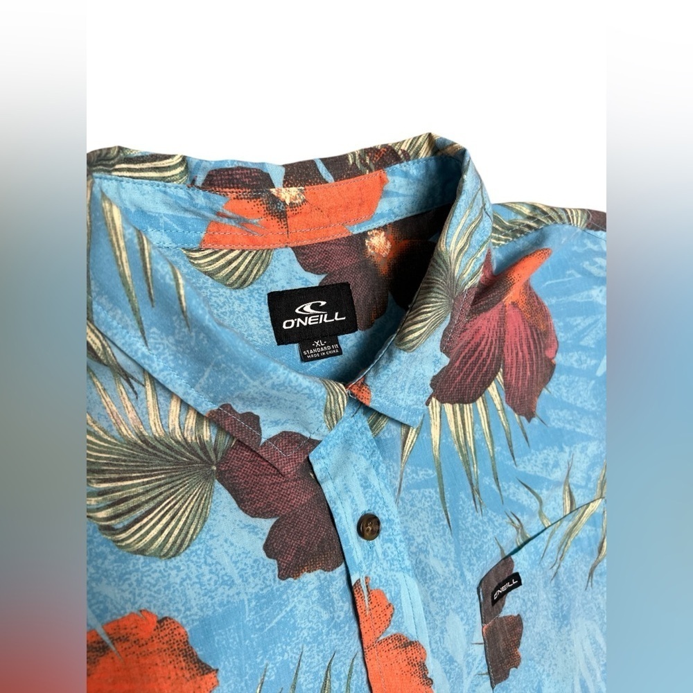 O’Neill blue floral short sleeve casual button down shirt - Picture 4 of 5